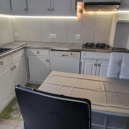 Maison Le Diamant Vert 3* Bezons